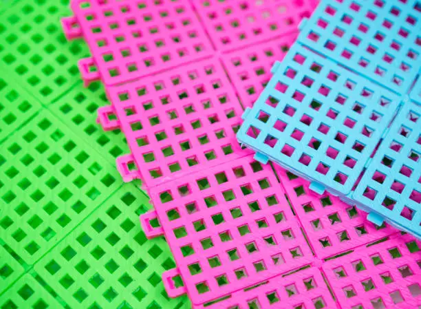 interlocking pp tiles